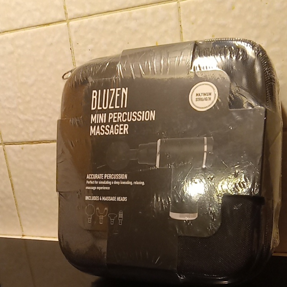Bluzen Mimi Percussion Massager New in package.